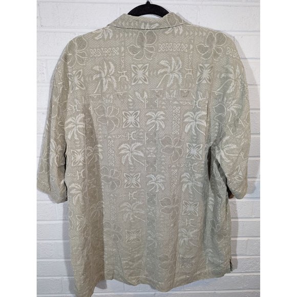 St. John's Bay 100% Silk Button Down Short Sleeve Men's Shirt Size M - Picture 2 of 5